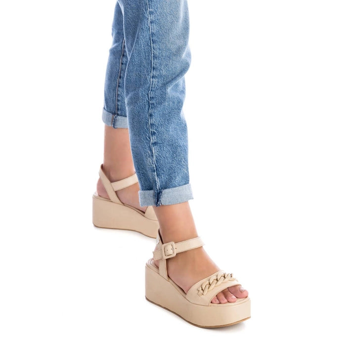 SANDALIA CARMELA PLATAFORMA BEIGE 160769