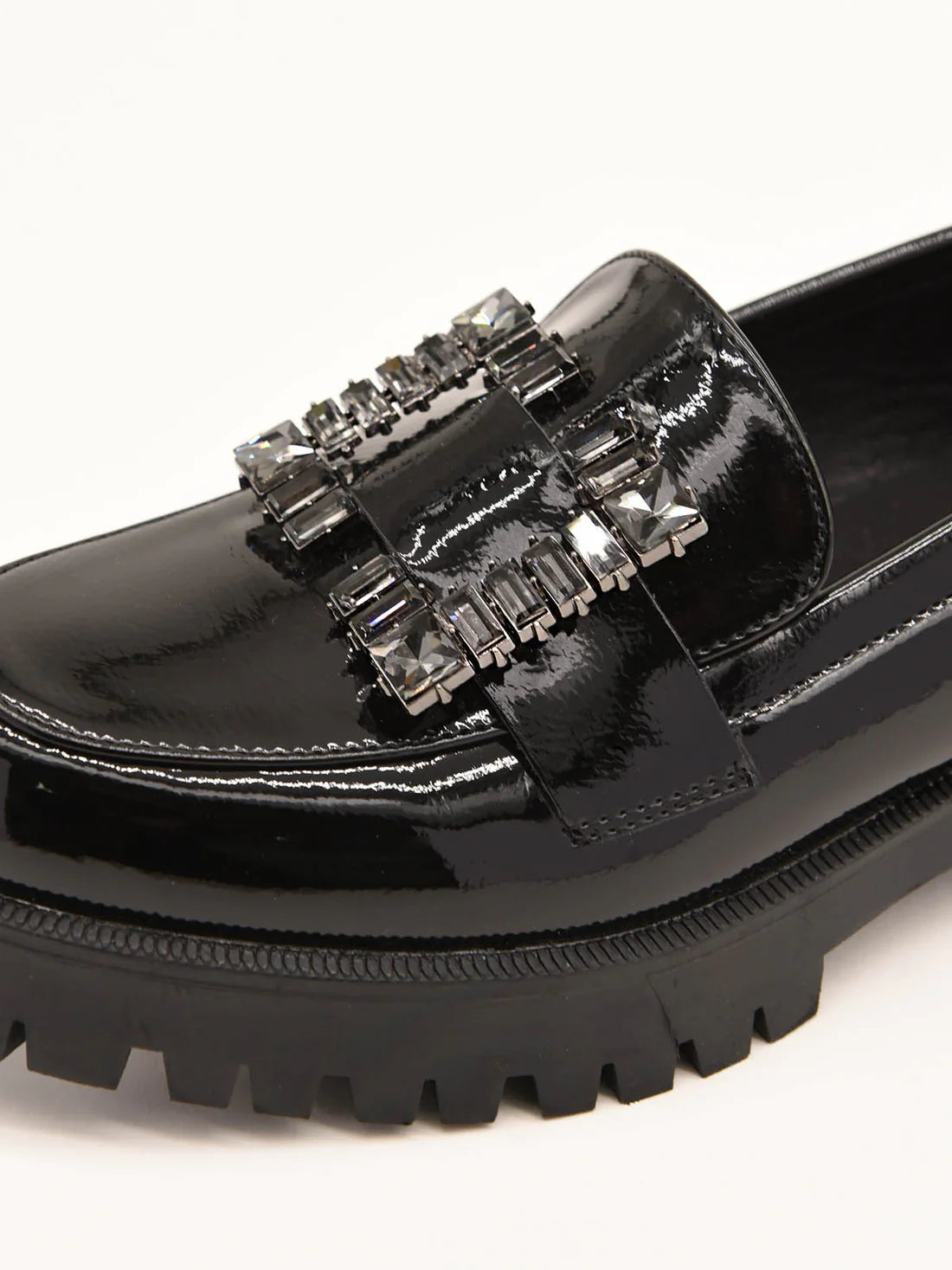 MOCASIN AZAREY NEGRO CHAROL