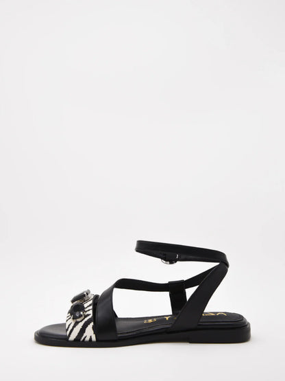 SANDALIAS PLANAS NEGRAS AZAREY