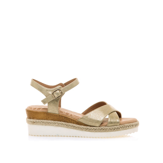 SANDALIA MUSTANG CUÑA 59916 ORO