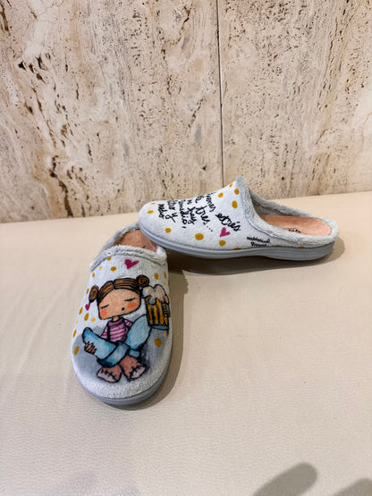 ZAPATILLA CASA JARRA