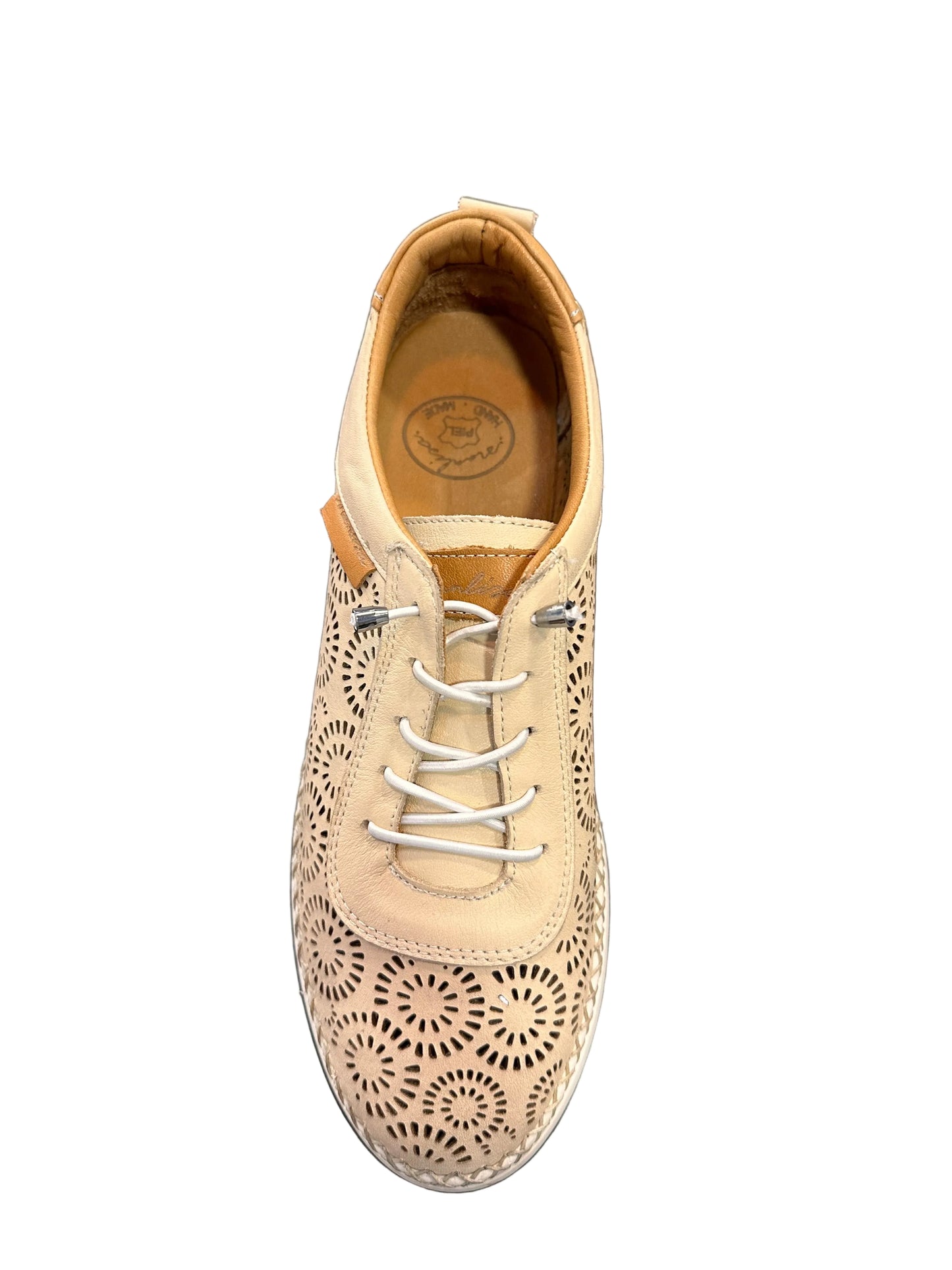 ZAPATILLA PIEL TROQUELADA