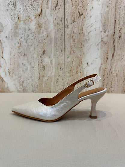 ZAPATO DANIELA VEGA DESTALONADO CHAMPAGNE